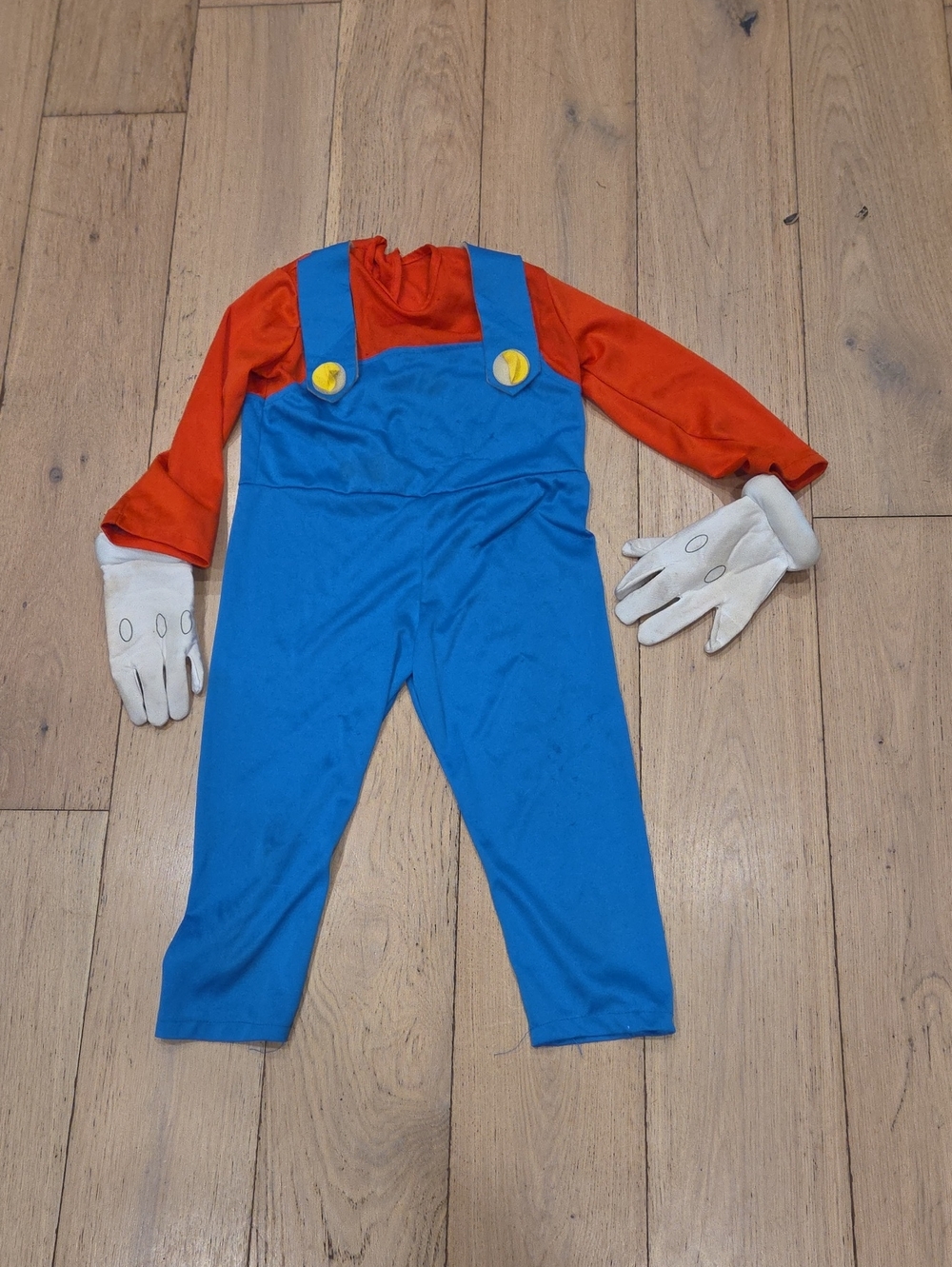 Super Mario Bros Costume with White Gloves